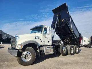 2021 MACK GU713