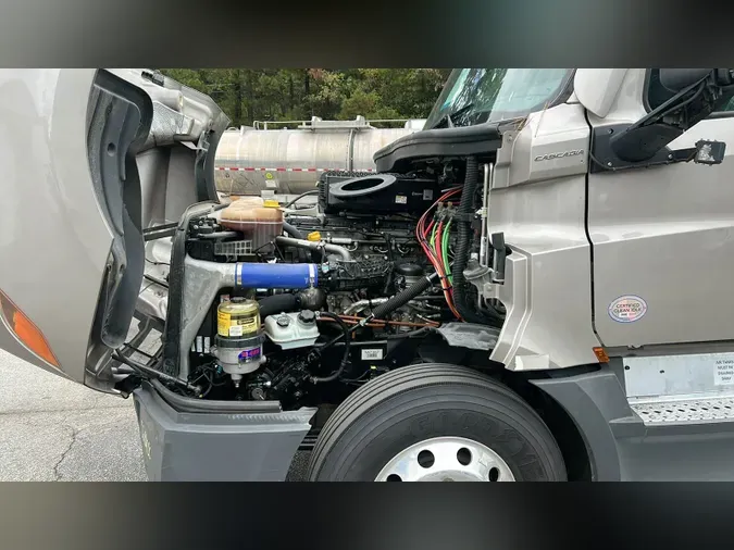 2022 Freightliner Cascadia 126b35b89a53d6de47ba062dfc3710538dc