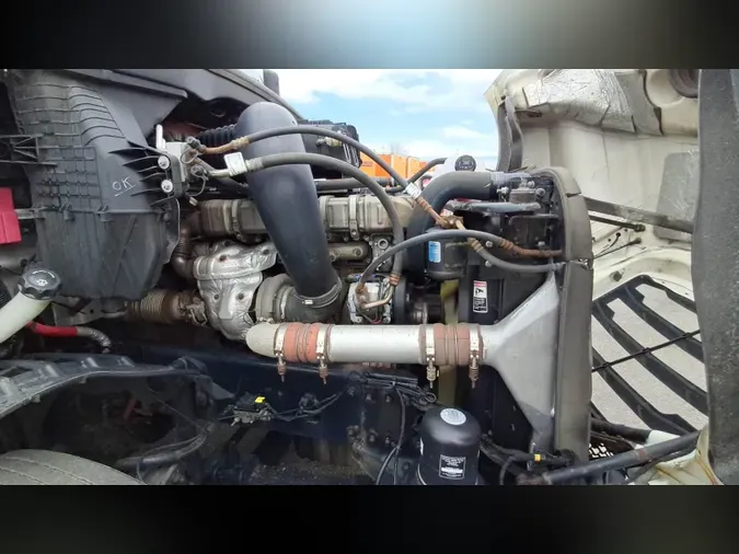 2020 Freightliner Cascadia 126