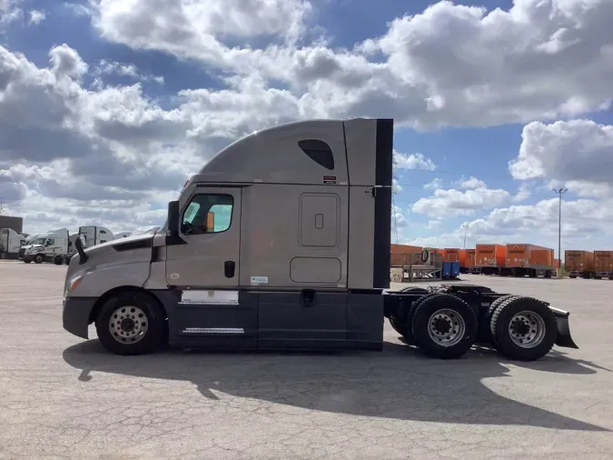 2022 Freightliner Cascadia 126