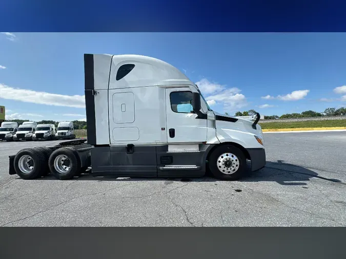 2023 Freightliner Cascadia 126