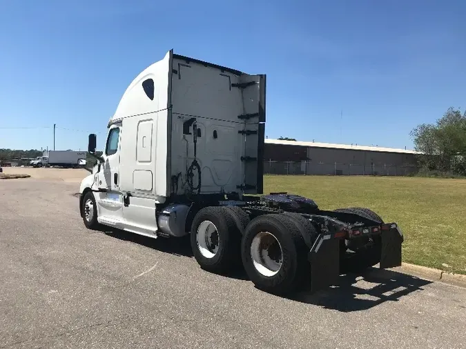 2018 Freightliner T12664ST