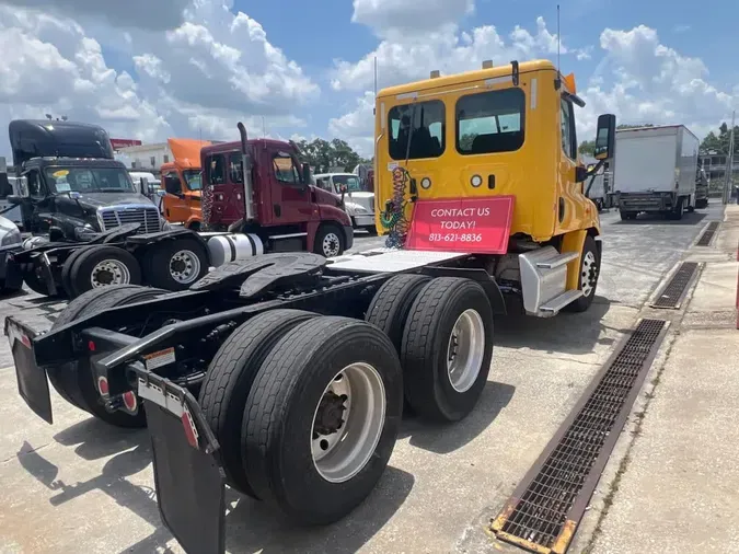 2019 FREIGHTLINER CASCADIA 113