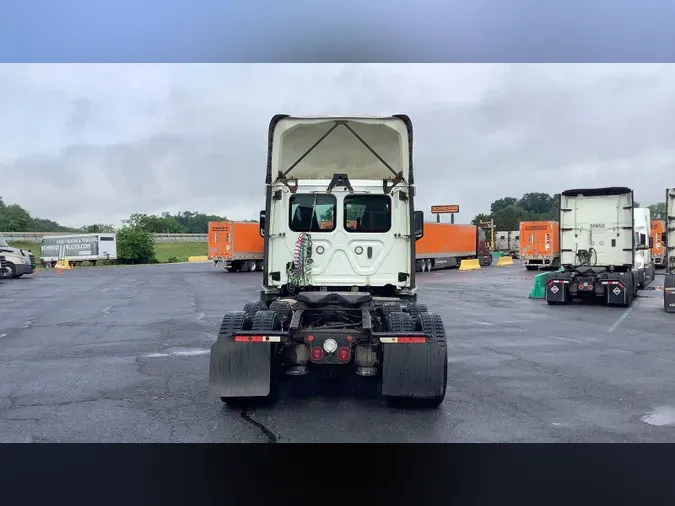 2019 Freightliner Cascadia 126b36481bab043299d65188c705c7b47b1