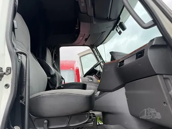 2019 INTERNATIONAL LT