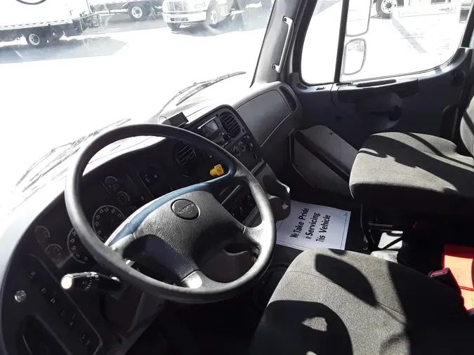 2022 FREIGHTLINER/MERCEDES M2 106