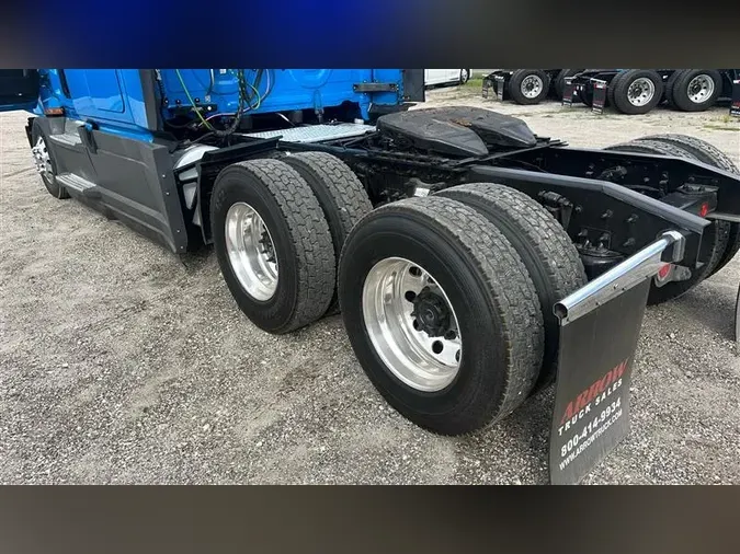 2022 FREIGHTLINER CA126