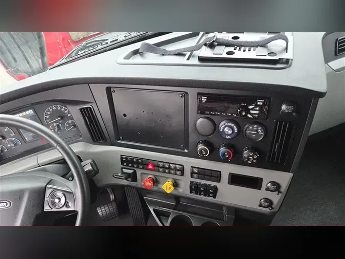 2021 FREIGHTLINER CA126