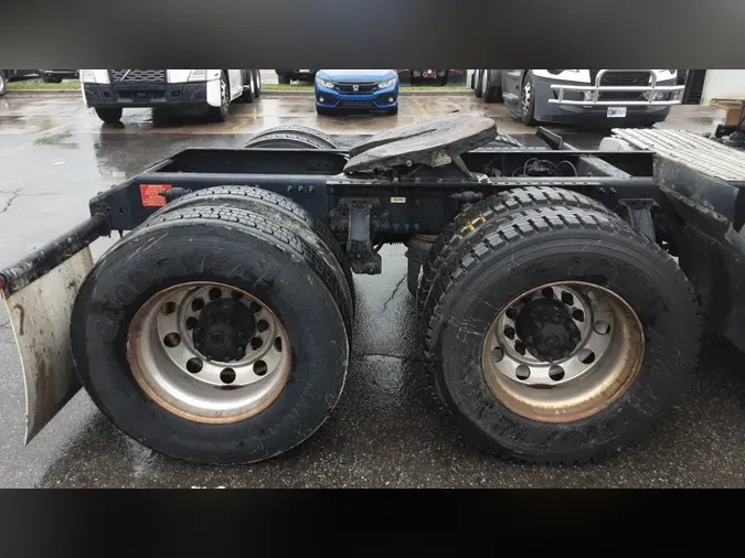 2019 Volvo VNL300