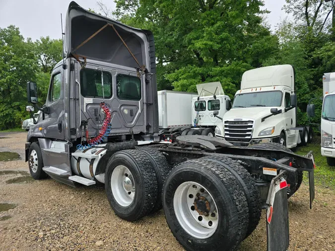 2018 FREIGHTLINER/MERCEDES CASCADIA 125