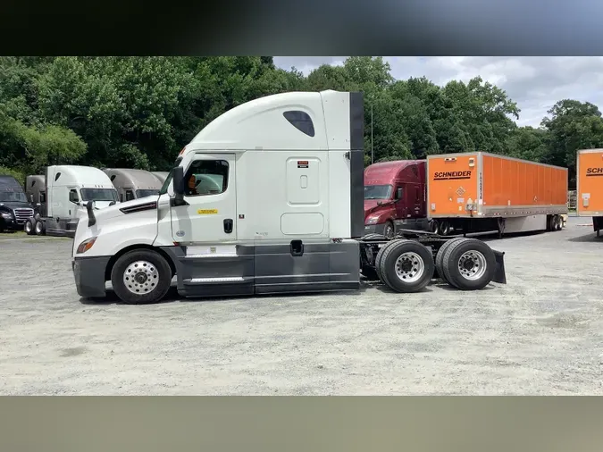 2023 Freightliner Cascadia 126