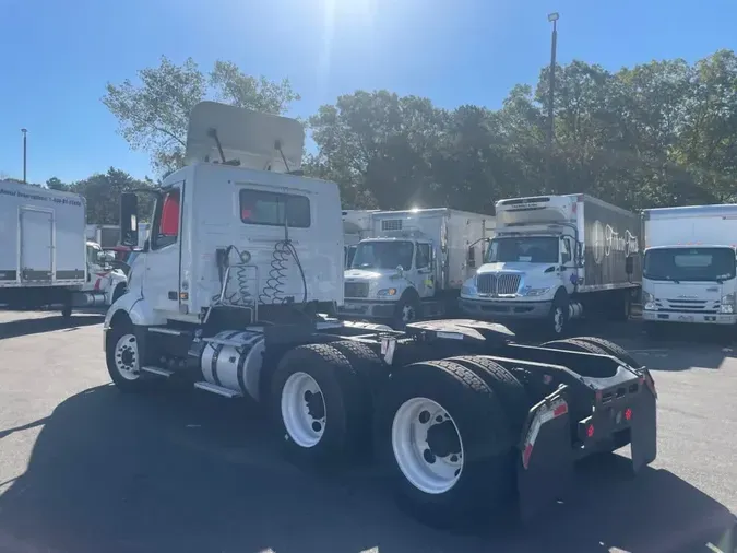 2019 VOLVO VNL64T-300