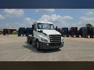 2019 Freightliner Cascadia 126
