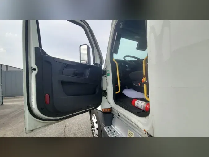 2023 Freightliner Cascadia 126