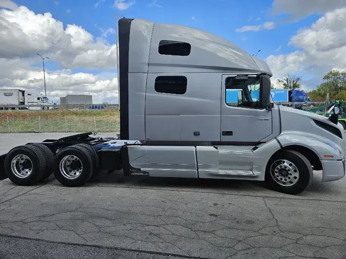 2019 VOLVO VNL64T760