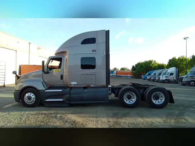 2022 International LT