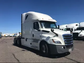 2018 FREIGHTLINER T12664ST