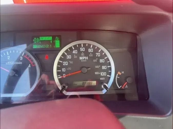 2019 ISUZU NQR