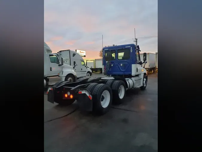 2019 FREIGHTLINER/MERCEDES CASCADIA 125