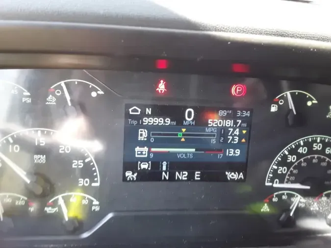 2020 VOLVO VNL64T-760