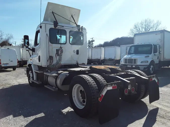 2017 FREIGHTLINER/MERCEDES CASCADIA 113