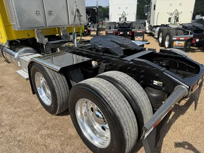 2023 Peterbilt 389