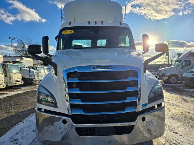 2019 FREIGHTLINER/MERCEDES NEW CASCADIA 116