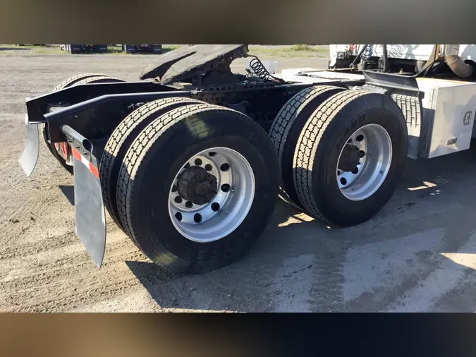 2022 Freightliner Cascadia 126b38ed0550aa97061449f07ac9090222e