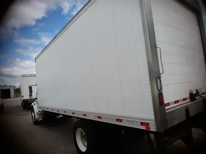 2018 FREIGHTLINER M2 106