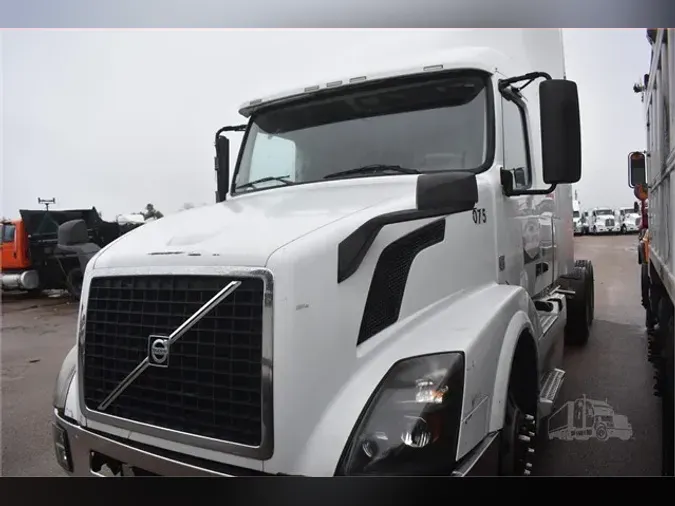 2012 VOLVO VNL64T630