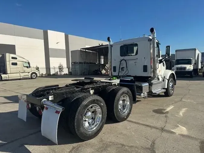 2021 Peterbilt 567