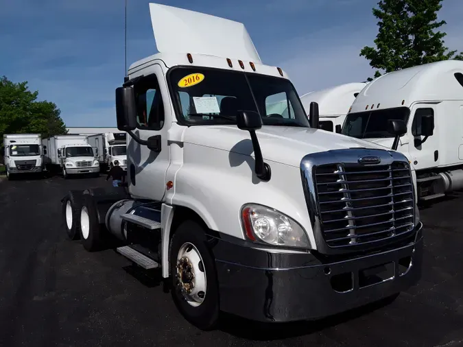 2016 FREIGHTLINER/MERCEDES CASCADIA 125