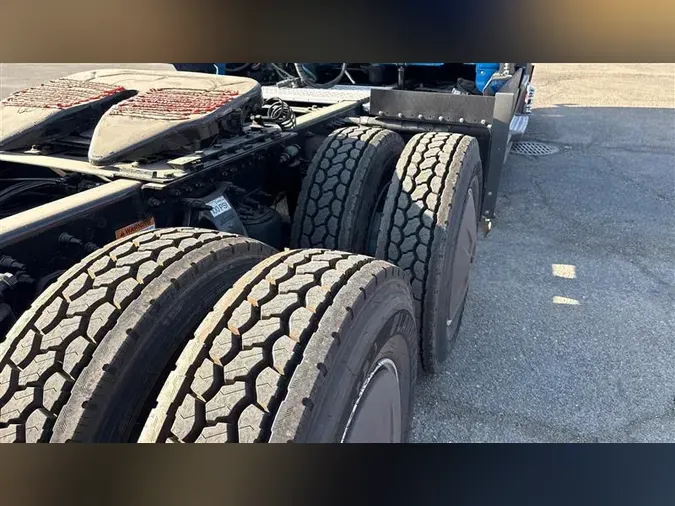 2019 FREIGHTLINER CASCADEVO1