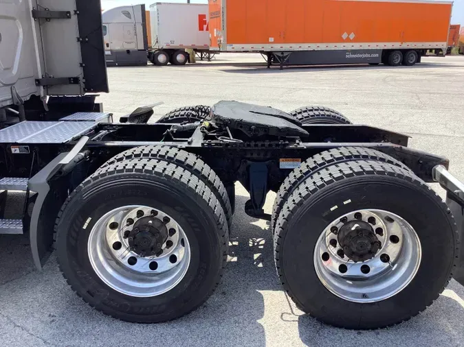 2021 Freightliner Cascadia 126