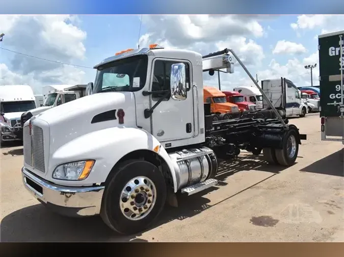 2018 KENWORTH T370b39b66dd6c220823edd82eb4751ff777