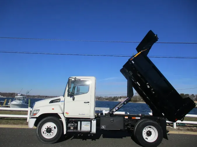 2015 HINO 268