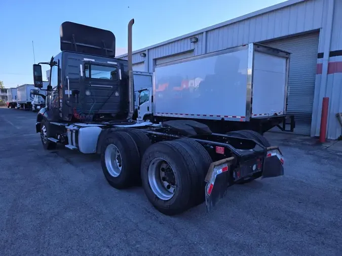 2019 VOLVO VNL64T-300