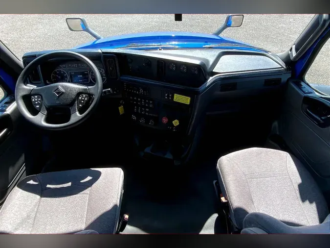 2022 INT LT625 6x4