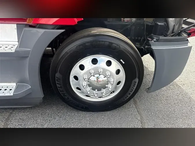 2021 FREIGHTLINER CA126