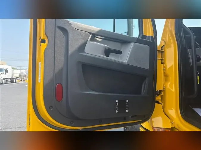 2020 FREIGHTLINER CA126