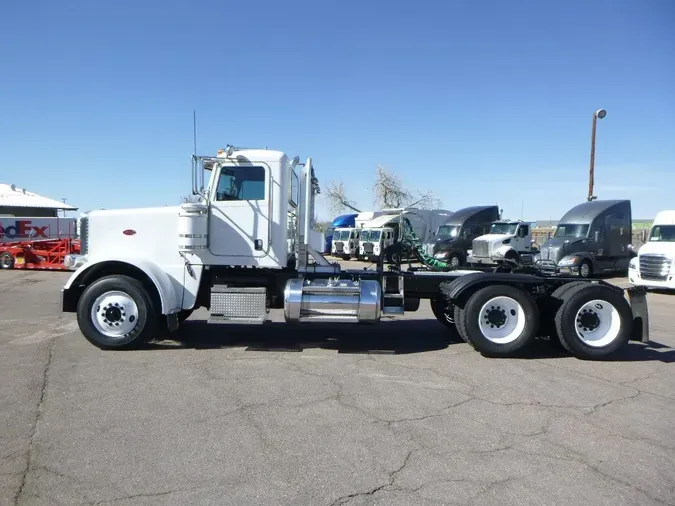 2016 Peterbilt 389