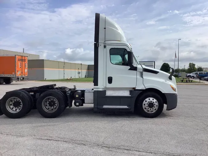 2019 Freightliner Cascadia 126