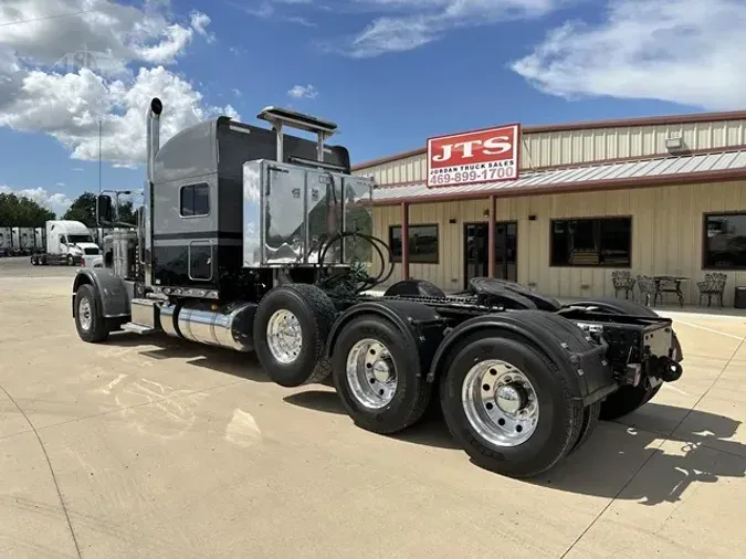 2022 PETERBILT 389