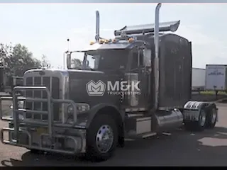 2015 PETERBILT 389