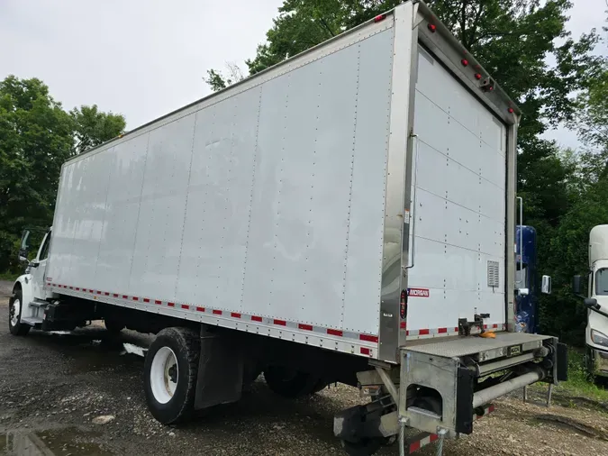 2017 FREIGHTLINER/MERCEDES M2 106