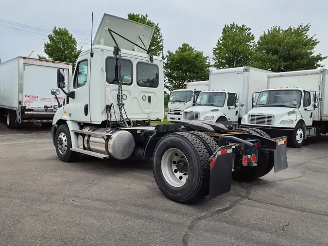 2020 FREIGHTLINER CASCADIA 113