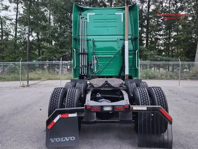 2021 VOLVO VNL860
