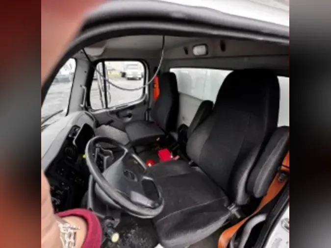 2019 FREIGHTLINER/MERCEDES M2 106