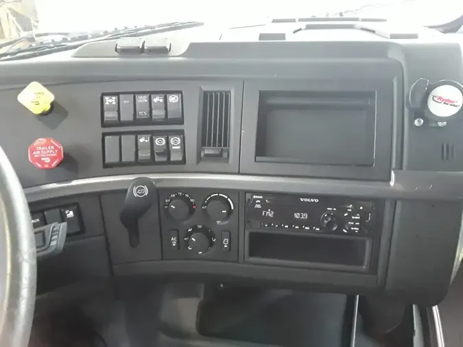 2020 VOLVO VNL64T-760