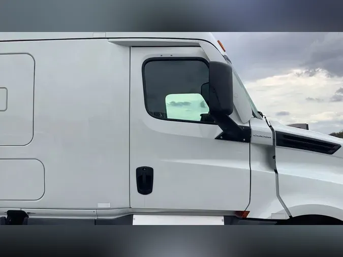 2022 Freightliner Cascadia 126